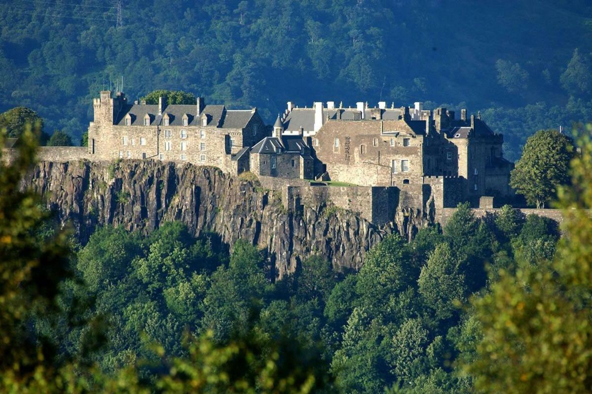 Hilltop House Эйрдри Экстерьер фото
